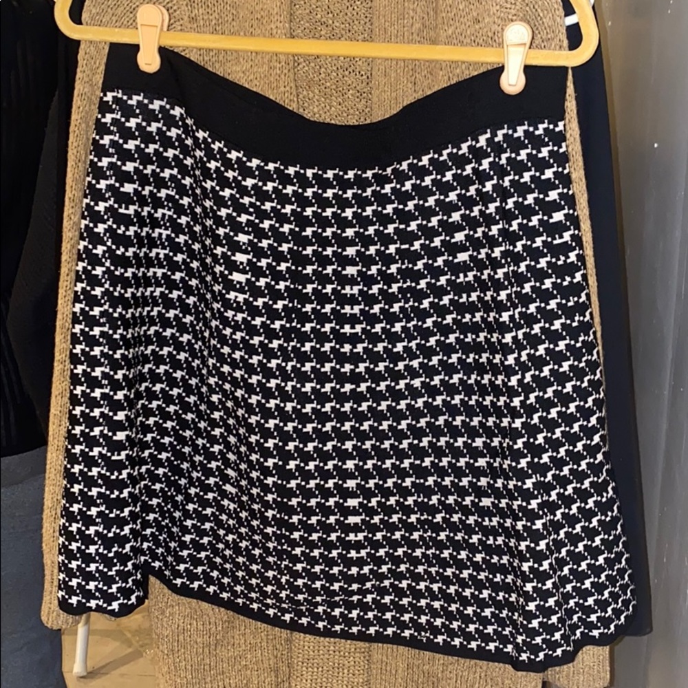 Mid length Max Studio skirt.